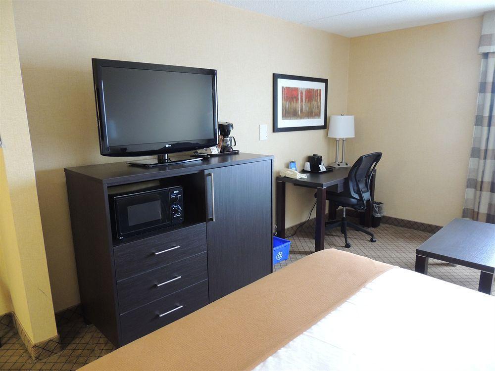 Holiday Inn Express Hamilton-Stoney Creek Екстериор снимка