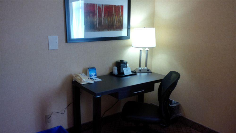 Holiday Inn Express Hamilton-Stoney Creek Екстериор снимка