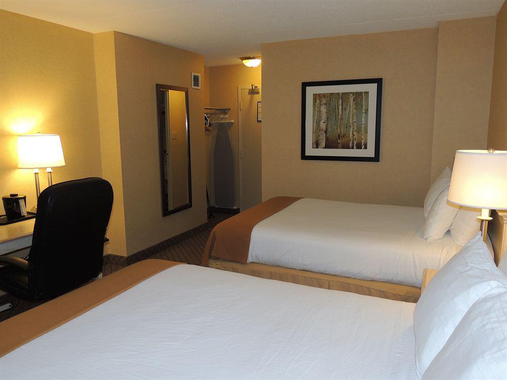 Holiday Inn Express Hamilton-Stoney Creek Екстериор снимка