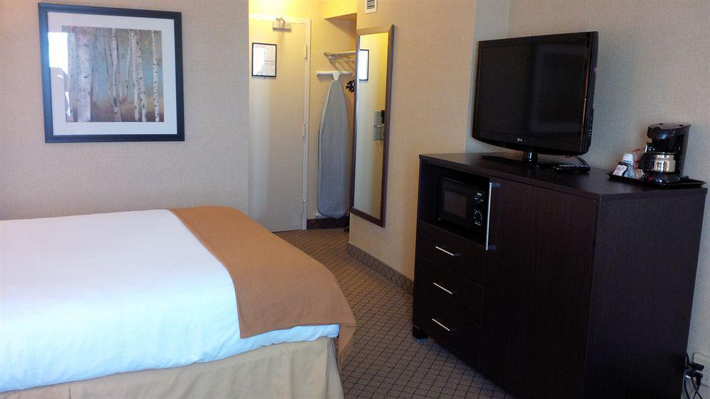 Holiday Inn Express Hamilton-Stoney Creek Екстериор снимка